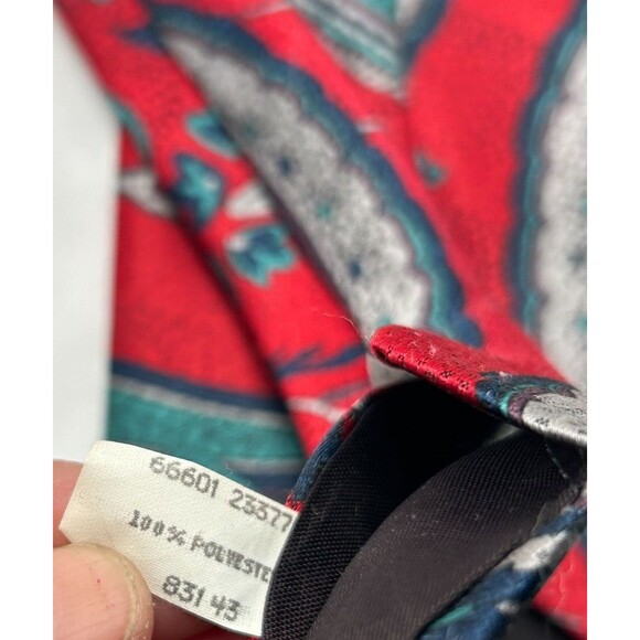 VINTAGE Wembley Neck Tie - Paisley - Red Blue Gray/Grey - Made in USA - Picture 6 of 6